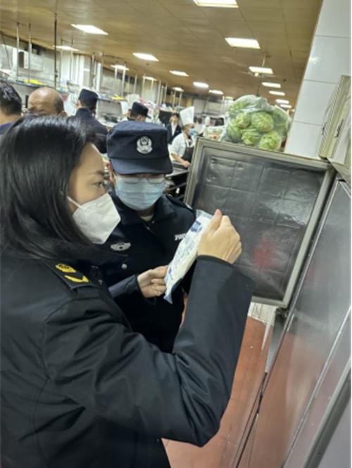 四川省攀枝花市：护民生保安全，开展春节前联合执法检查