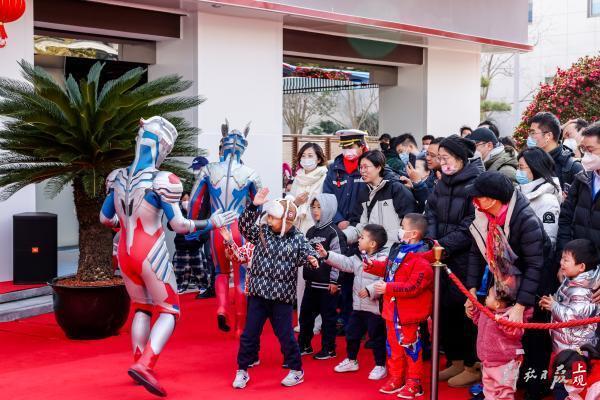 “最大的奥特曼”吉尼斯纪录在沪诞生 首家奥特曼主题酒店开启试营业