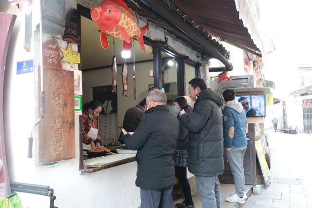 晒腌肉、制香肠……金山这里年味十足