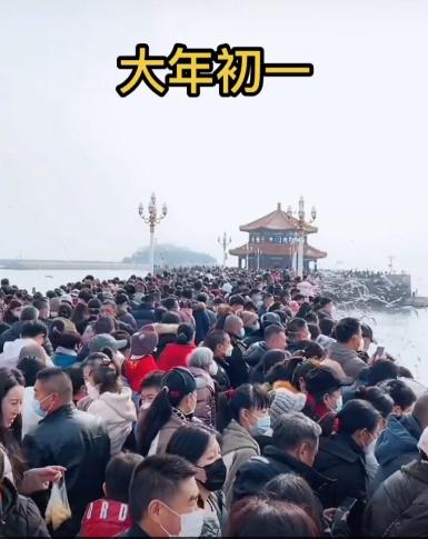 抬头全是后脑勺，久违了！多个景区紧急公告：限流、交通管制、让景于客…文旅部再提醒→