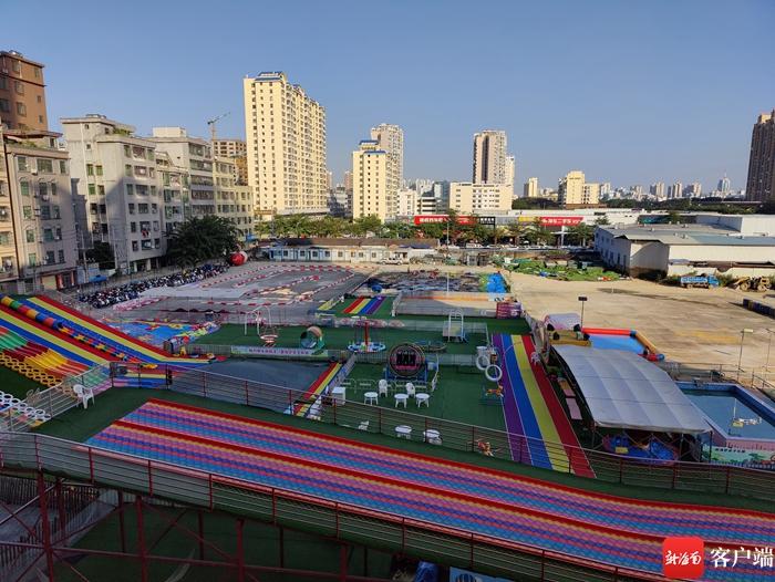 后续！海口友谊南海城户外游乐场起火 疑因“充气城堡”鼓风机运行过载导致