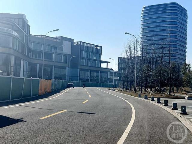 苏州高新区“毒地”调查：土地改变用途前未环保调查，致百万方城市综合体变空城