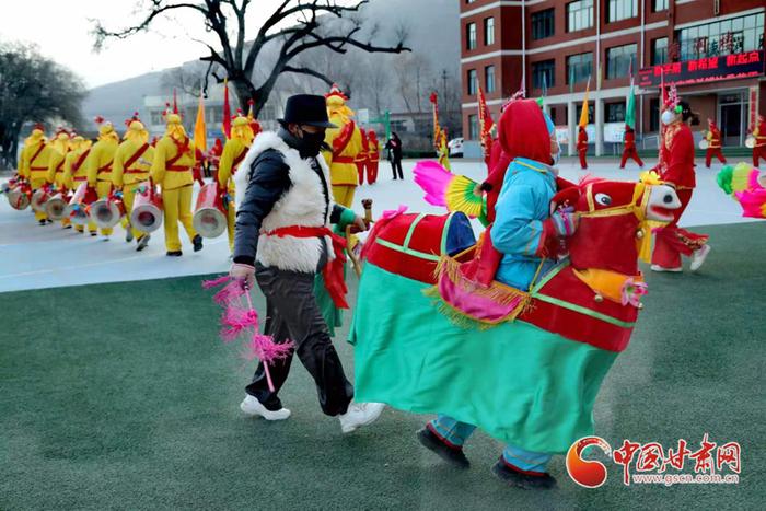 【网络中国节·元宵】兰州：张灯结彩贺新春 锣鼓喧天迎元宵