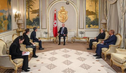 新任驻突尼斯大使万黎向突总统赛义德递交国书