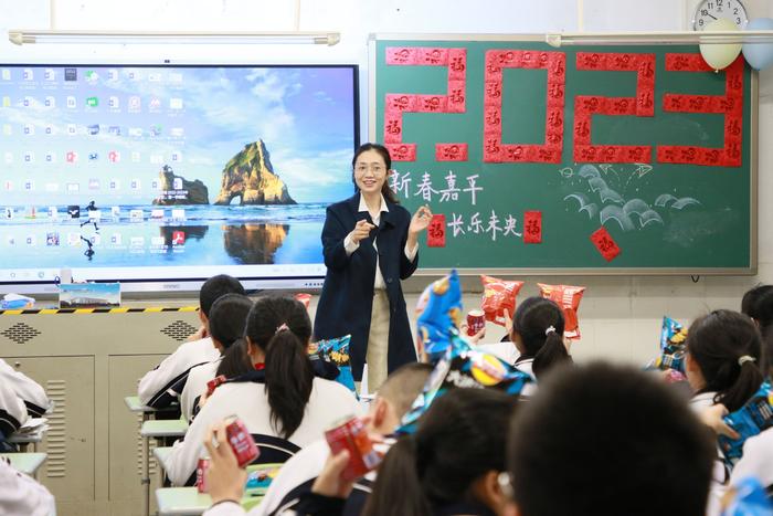 组图 | 满屏的喜悦！深圳普通中小学校、幼儿园今日开学