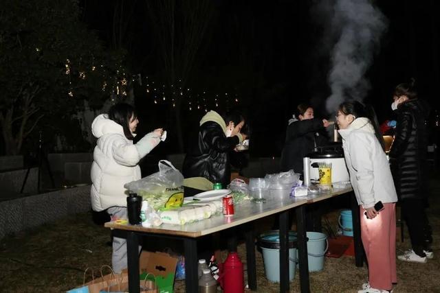 篝火晚会、烧烤、烟花秀……金山这里的景区越来越好玩