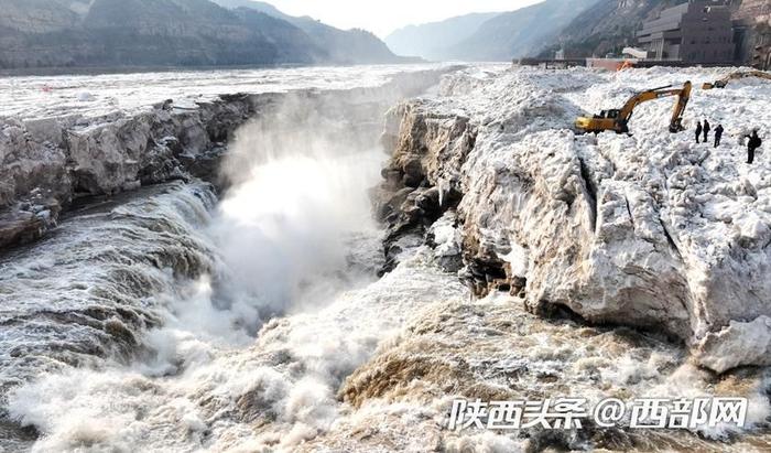 高清组图丨寒潮影响 黄河壶口瀑布成壮丽“冰山世界”