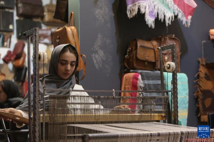 伊朗全国手工艺品展览会在德黑兰举行
