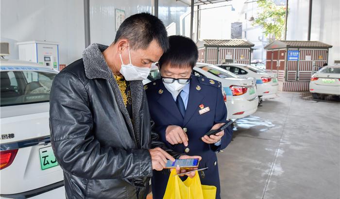 云南税局、高灯科技、微信支付三方携手打造“出租车电子发票综合服务平台”