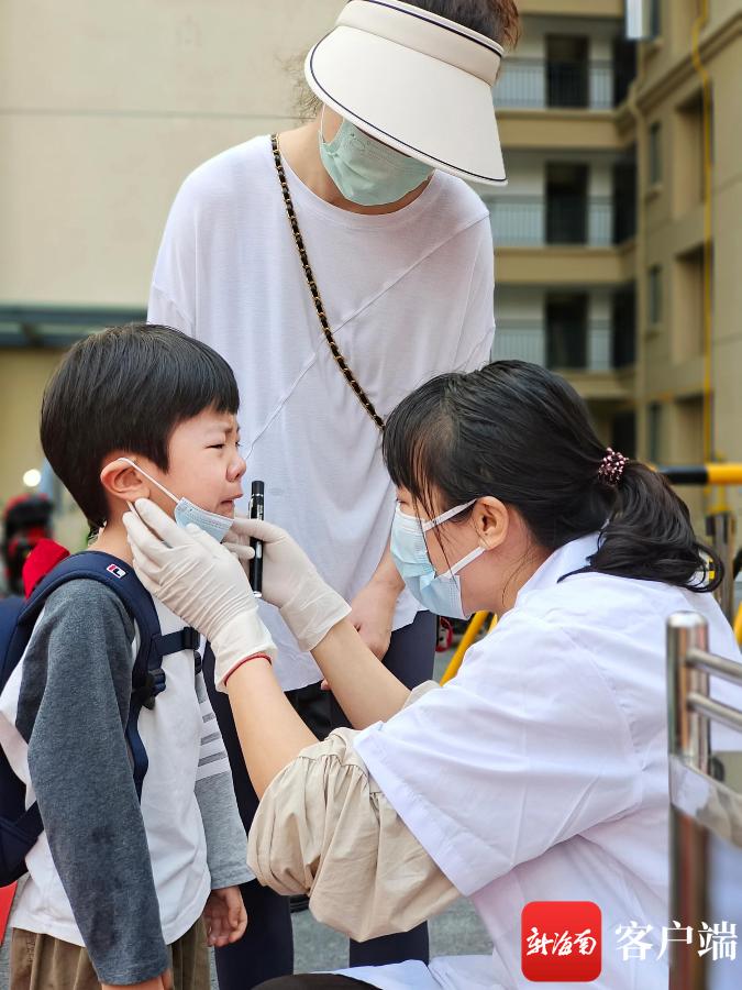 原创组图丨开学首日 一起来感受三亚幼儿园“萌娃”们的开学第一天