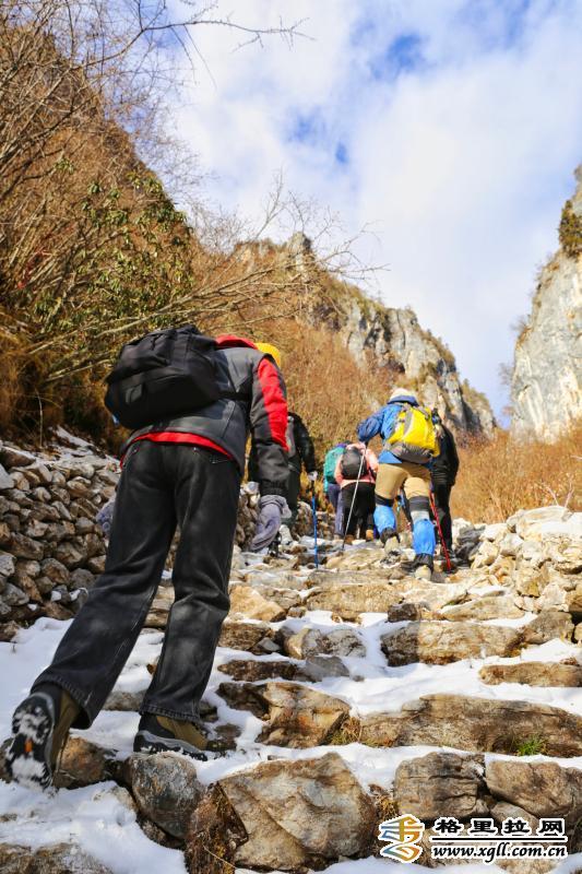 香格里拉雪山徒步带你感受冰雪魅力