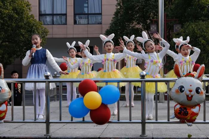 新学期，新起点~~快来看看金汇镇热“学”沸腾的开学现场吧！