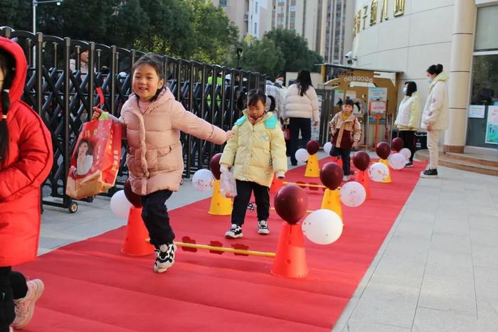 新学期，新起点~~快来看看金汇镇热“学”沸腾的开学现场吧！