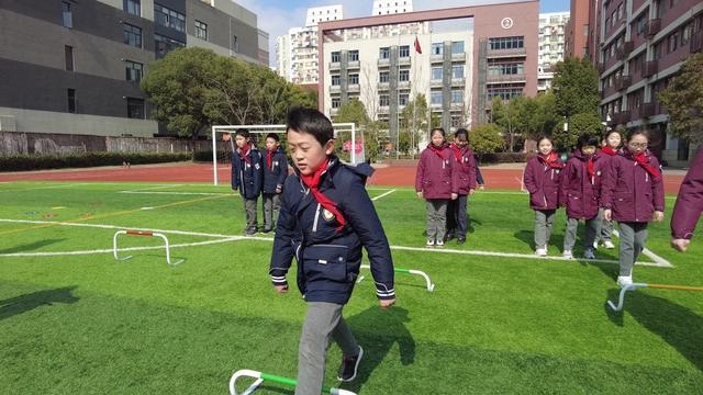 新学期体育课怎么上？心理如何调整？看这个学校怎么做