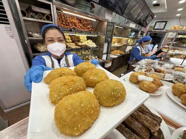 “二月二”品“龙食” 护国寺小吃周末发售炸龙胆