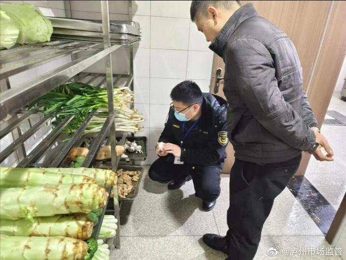 四川省叙永县市场监管局水尾所开展校园食堂专项检查