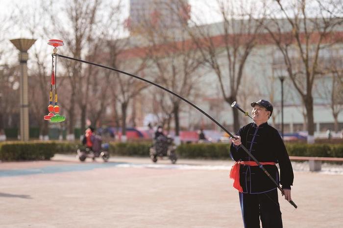 【奋进的春天】“非遗”在唐山丨​张柱国：空竹“老愚公” “抖”出精气神