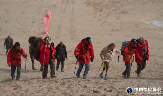 探路者助力“横穿塔克拉玛干沙漠探险活动”圆满成功