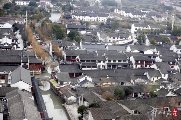 上海首条乡村航空旅游线路在浦江镇起飞 可空中饱览迪士尼、召稼楼古镇风光