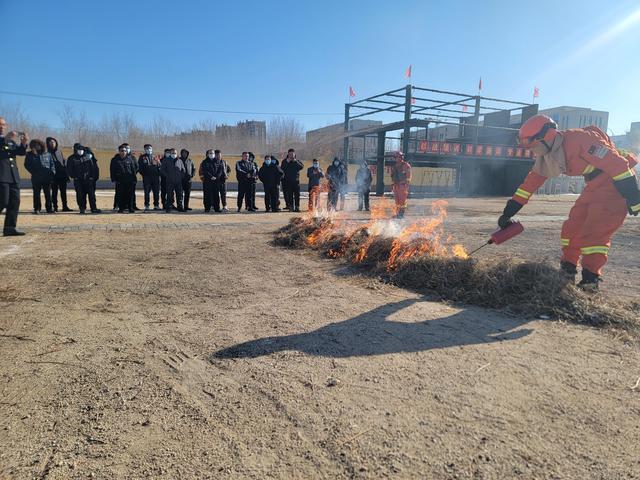 练兵正当时，乌兰浩特森林消防大队开展森林草原防灭火业务培训