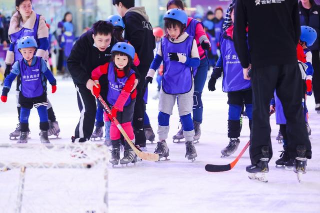 踏冰逐梦 艺术光年 卡萨帝光年套系产品成都上市