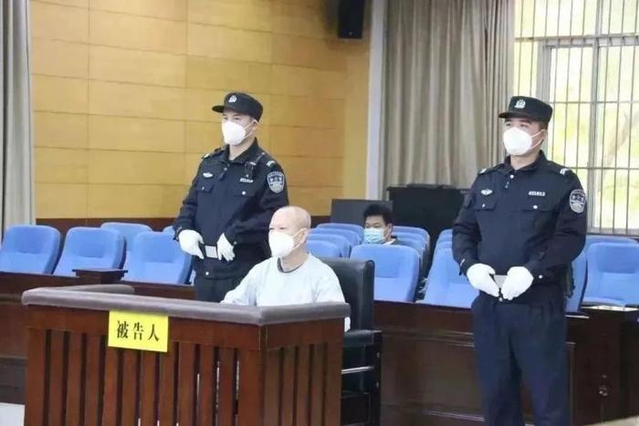 受贿3800余万，广西北海市公安局原局长袁健晖获刑13年6个月