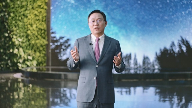 华为常务董事、ICT基础设施业务管理委员会主任、企业BG总裁汪涛做开场致辞