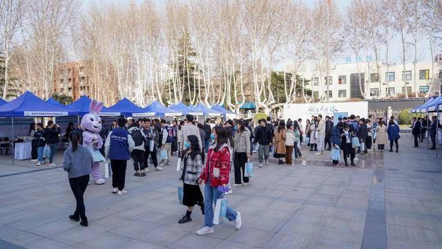 四川自贡到西北工业大学招引人才 29家企事业单位收到380余份简历