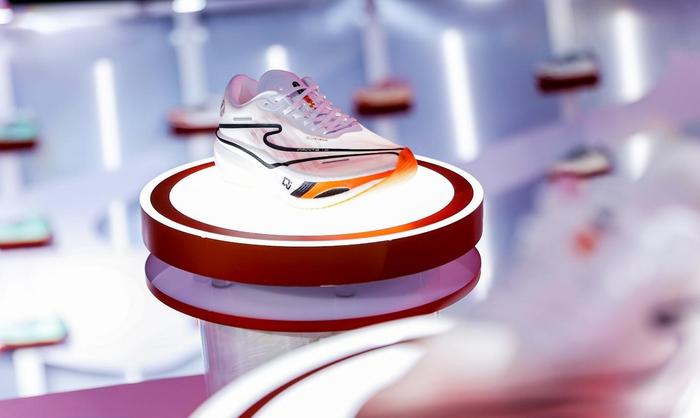 鸿星尔克303运动科技日： “共创中国跑者”开启跑鞋新赛道