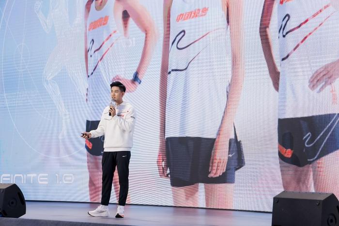 鸿星尔克303运动科技日： “共创中国跑者”开启跑鞋新赛道