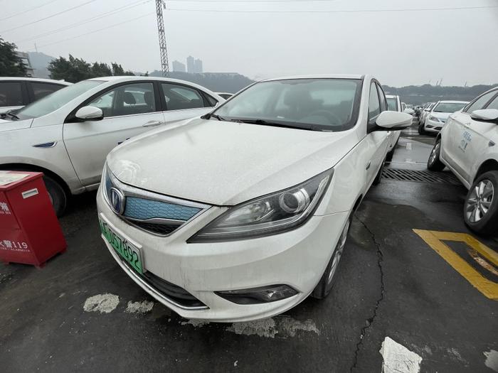 重庆20辆旧机动车打包拍卖 最低起拍价10.5623万元