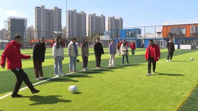 场地建设标准高，还有攀岩、极限滑索等多种项目，快来松江这个新建体育场打卡吧