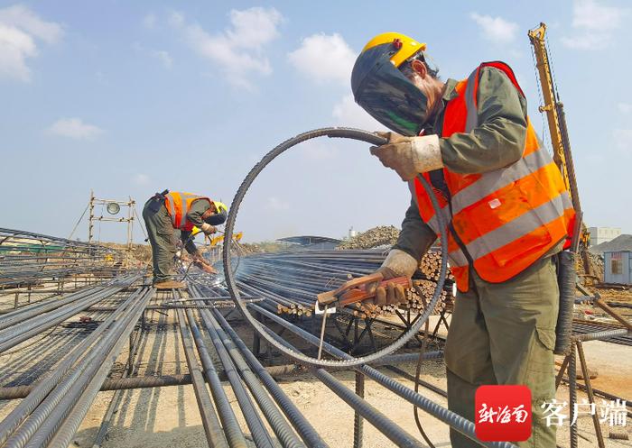 组图丨海口市人民医院西院项目建设提速 进入主体结构封顶冲刺阶段