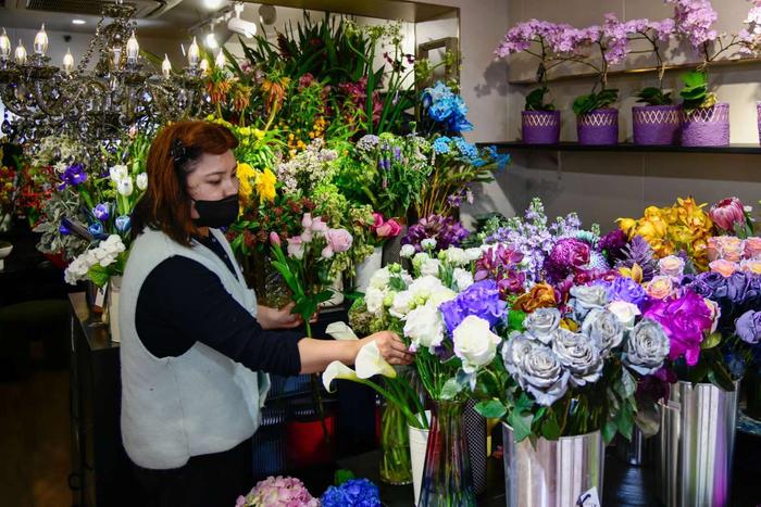 组图 | 妇女节当日，沪上鲜花店生意红火