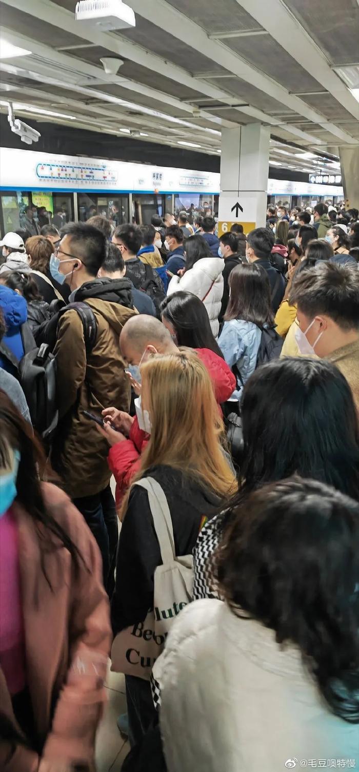 北京地铁10号线故障已恢复！不少网友因此迟到，您现在到单位了吗？