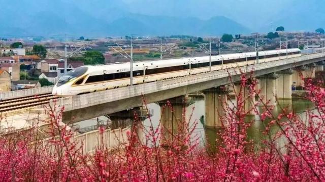 春游热度持续显现，长三角铁路3月以来旅客发送量已超2019年同期