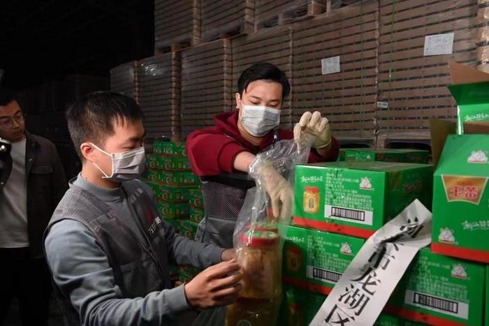 食品安全零容忍！汕头连夜查封问题腌制菜厂！