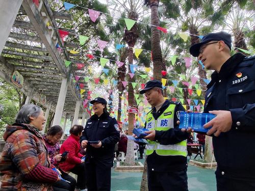 反诈宣传全覆盖 警民携手筑防线 重庆南岸各派出所结合辖区情况开展系列反诈宣传活动