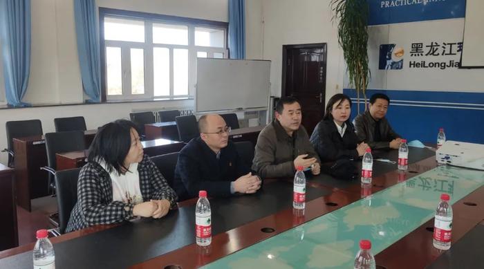 鸡西经开区管委会、黑龙江工业学院领导走访参观鸡西公司
