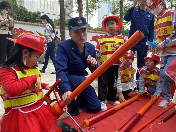 小故事大文明｜沉浸式消防安全体验 圆孩子“消防英雄梦”