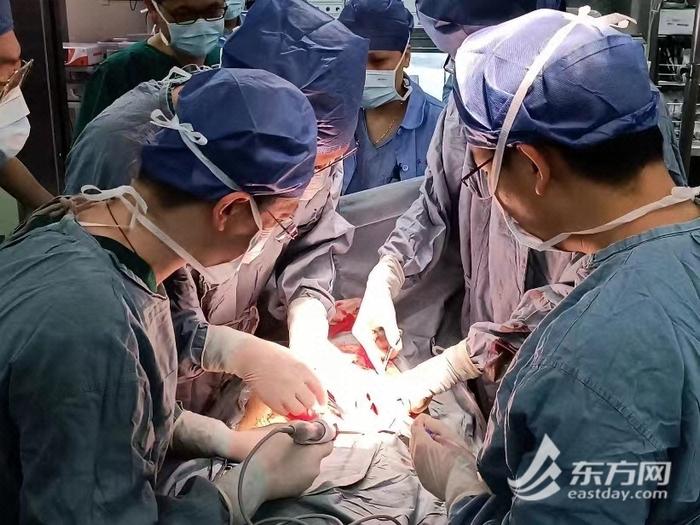 女大学生左肾肿瘤大小如同40码鞋！新华医院完成高难度“拆弹保肾”