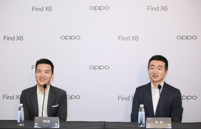 OPPO 高级副总裁、首席产品官 刘作虎(左)与 OPPO 影像产品总监 张璇(右)