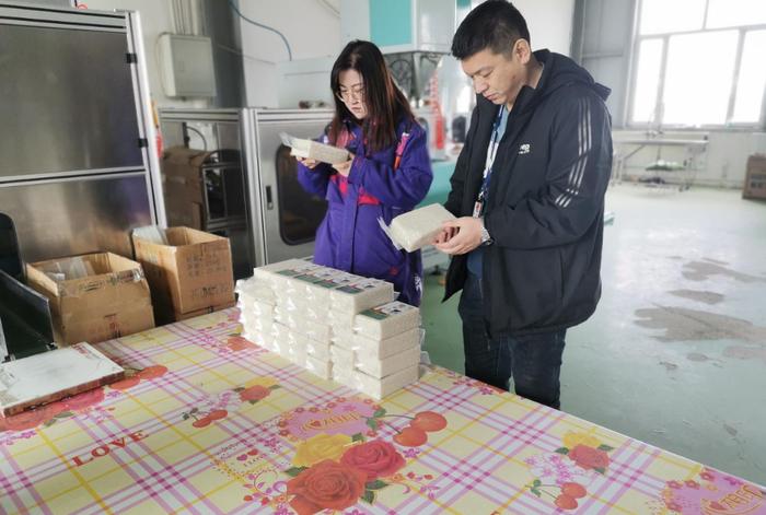 吉林省敦化市市场监管局针对央视3·15晚会曝光问题开展粮食加工企业监督检查工作