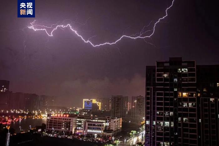 广西进入强对流天气高发期 新一轮大范围降雨将来袭