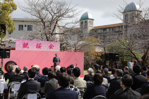 驻长崎总领事张大兴出席总领馆举办的纪念《中日和平友好条约》缔结45周年赏樱会