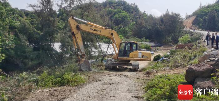 刷新“项目进度条” 海南环岛旅游公路万城段项目拆迁清表工作完成