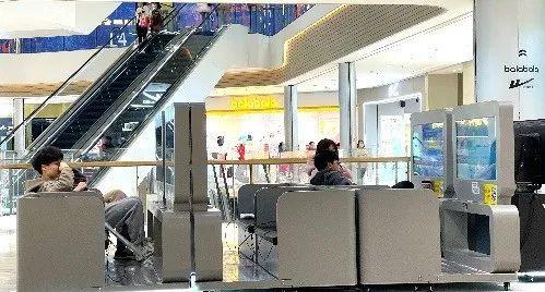 商业综合体里的共享游戏机随处可见。实习生 张飞翼 摄