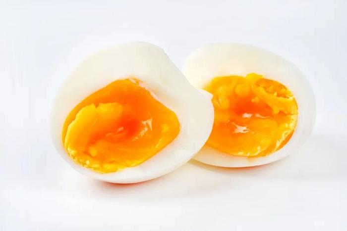 吃鸡蛋会升高胆固醇？减肥不能吃蛋黄？吃蛋的8个误区，你中了几个？