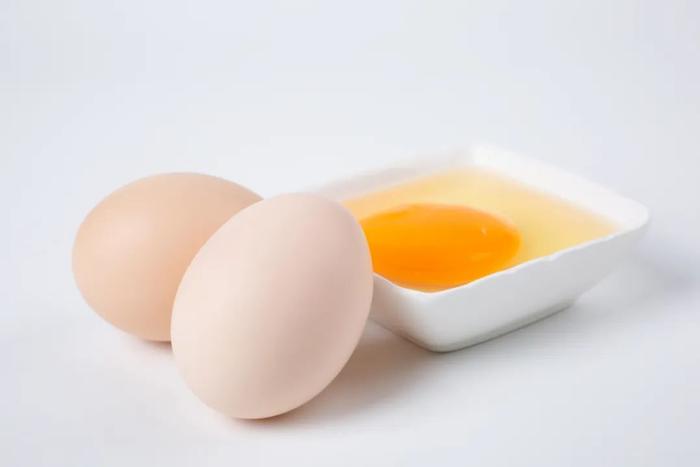 吃鸡蛋会升高胆固醇？减肥不能吃蛋黄？吃蛋的8个误区，你中了几个？