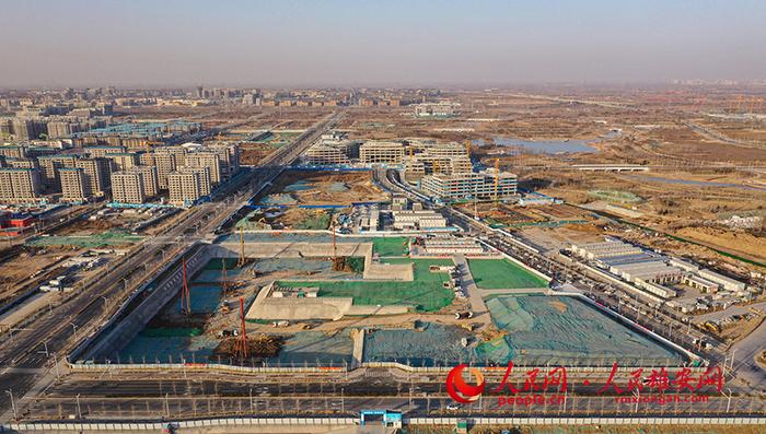 中国联通雄安互联网产业园项目建设现场航拍。人民网李兆民摄